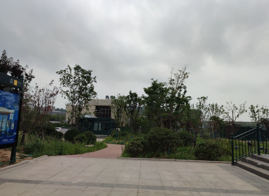 双子星城公园里